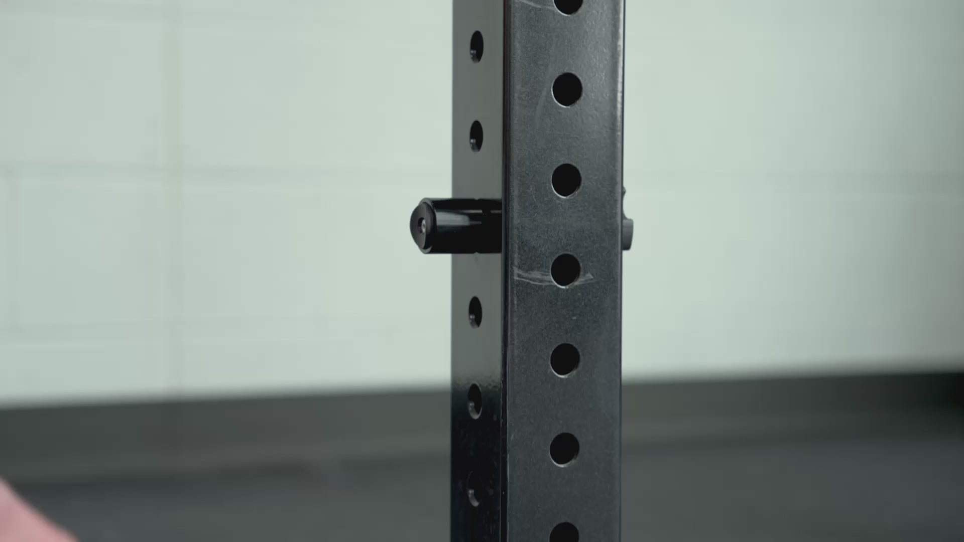 Rep Fitness - Kleva Rack Mounted land mine - Magnetic hold - Gym Equip